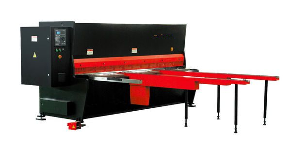 CNC Heavy-Duty Guillotine Shearing Machine
